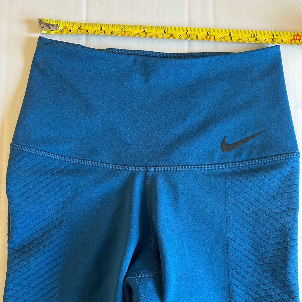 Women's Nike Zonal Strength Crop Compression Tights Training legging size small - Picture 3 of 7